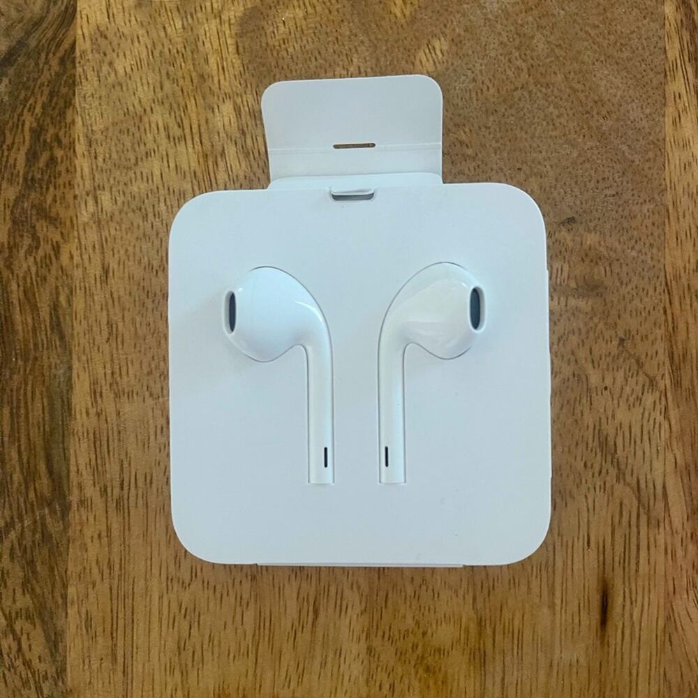 Apple EarPods with Lightning Connector